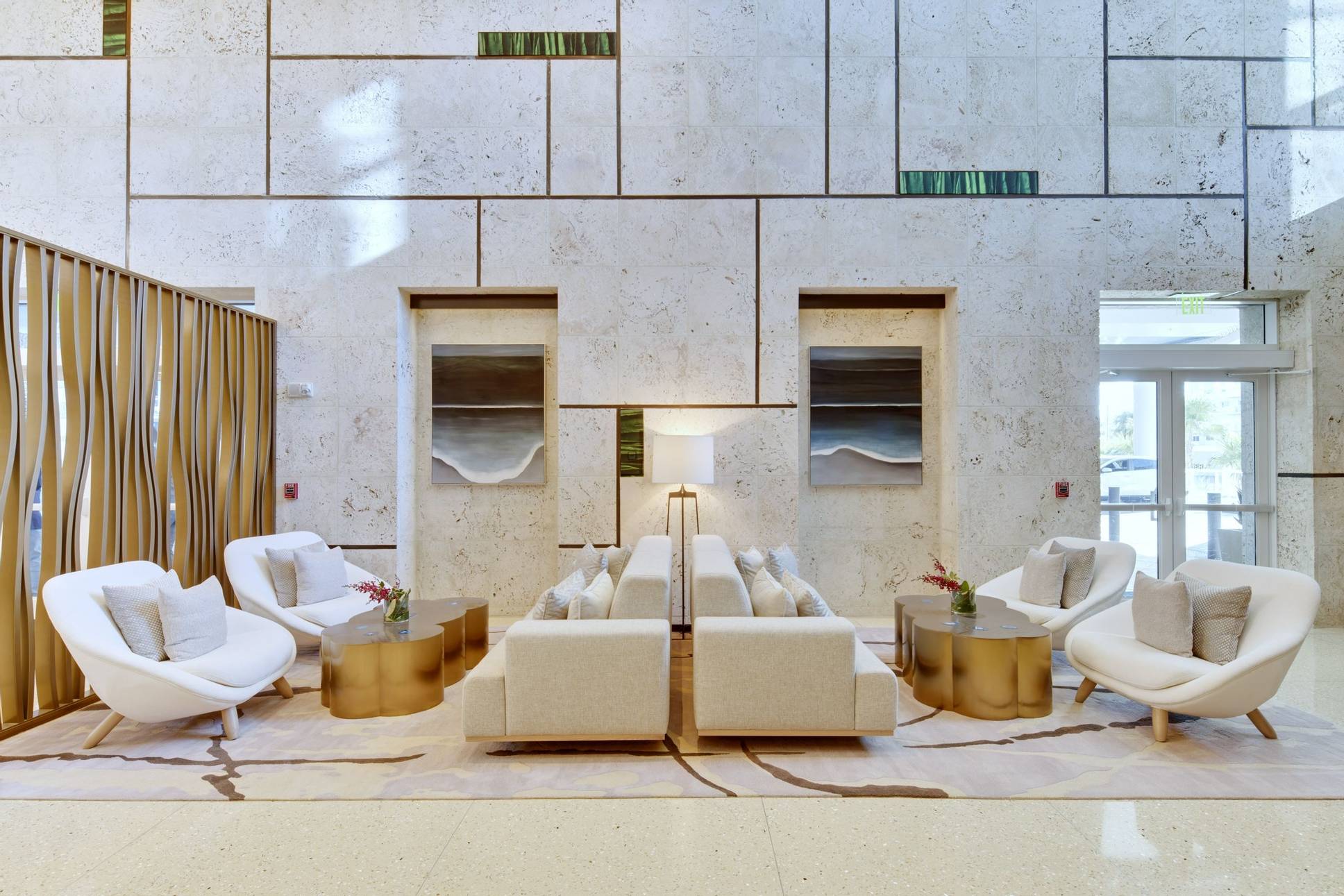 1. Carillon Miami Wellness Resort (Miami) Lounge